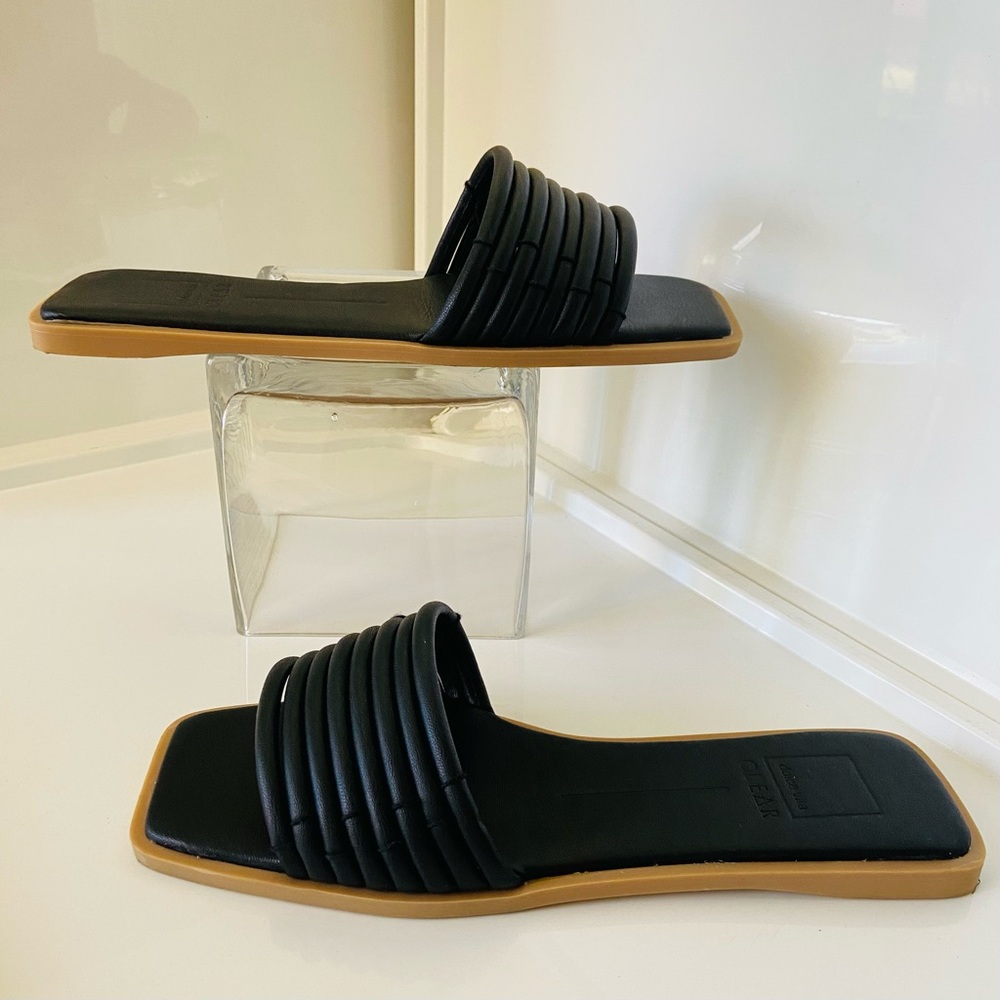 Dolce Vita | “NYX” | Slip On Black Sandals | Size 9.5